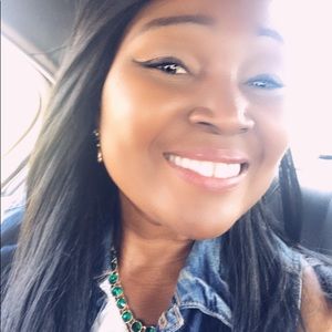 Meet your Posher, Angella